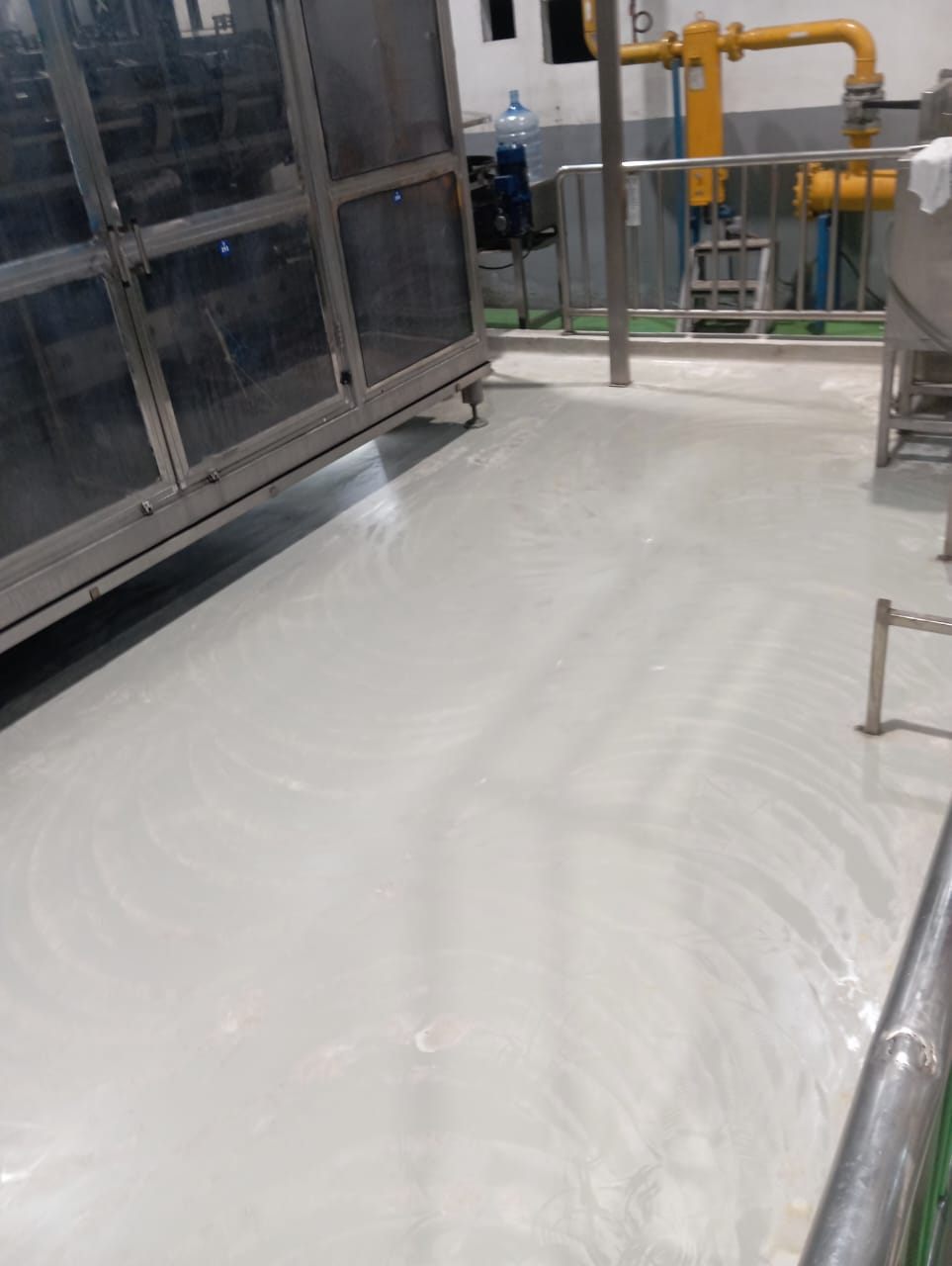 Pengerjaan lantai area produksi