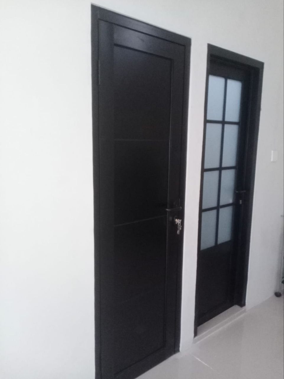 Pemasangan kusen aluminium