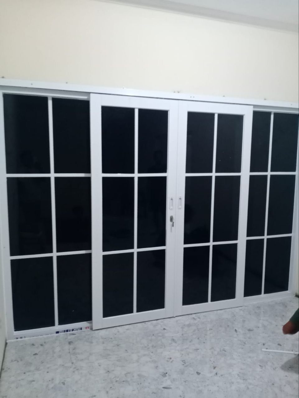 Pekerjaan aluminium & finishing